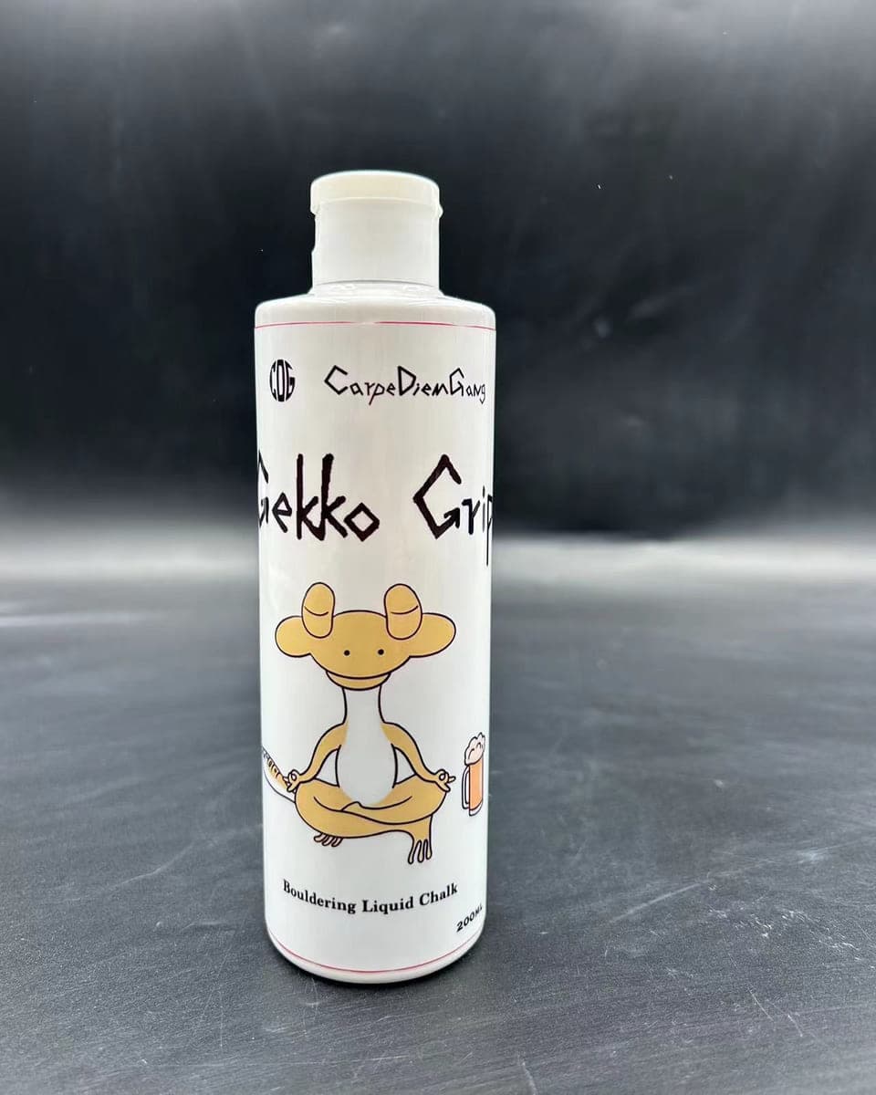 Bílá lahvička tekutého magnesia Gekko Grip 200 ml zepředu